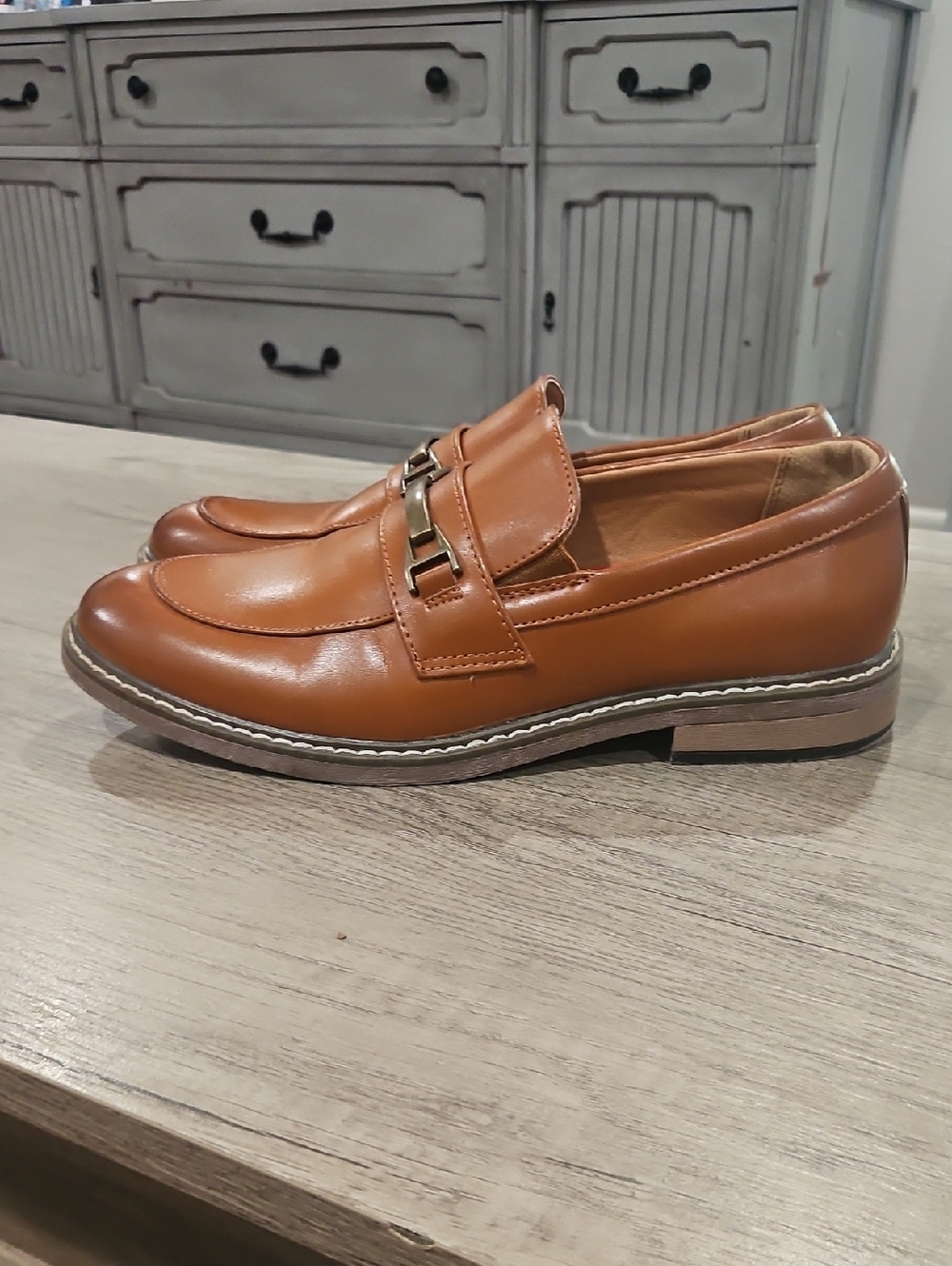Bruno Marco Classic Tan Leather Slip-On Loafers men's  size 5